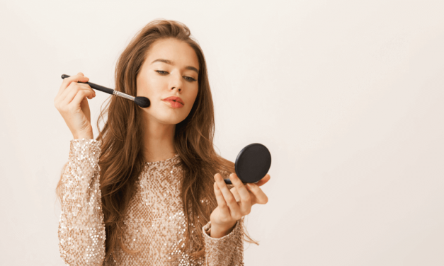 Gift ideas for makeup lovers: 5 must-haves all cosmetic enthusiasts should own